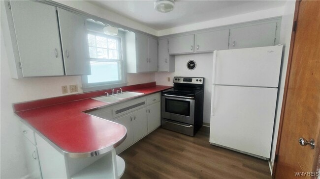 Building Photo - 359 Wrexham Ct N