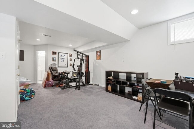Building Photo - 6355 Willowfield Way
