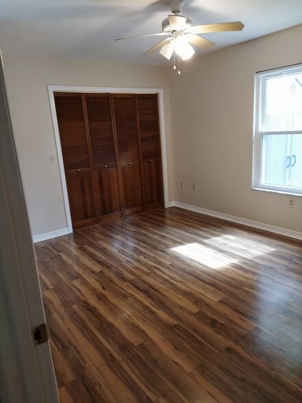 Main bedroom - 1947 SW 72 St