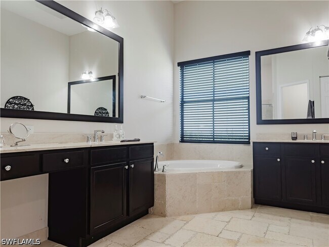 Building Photo - 5169 Roma St S