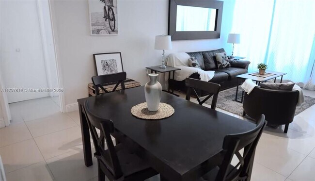 Building Photo - 3505 S Ocean Dr