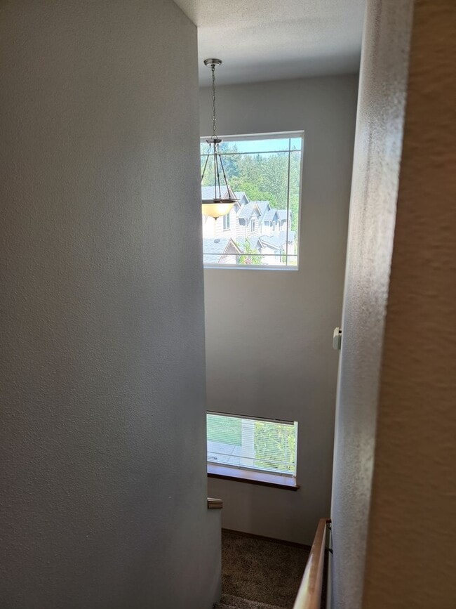 Building Photo - Cozy 3 Bedroom House!!! Ready For New Tena...