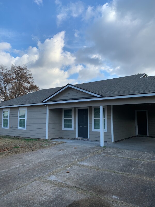 Building Photo - 2922 Bobbie St