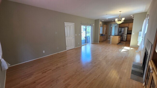 Building Photo - Kent The Parks HOA Community  3 bed, 2.5 bath rental home. Available NOW!