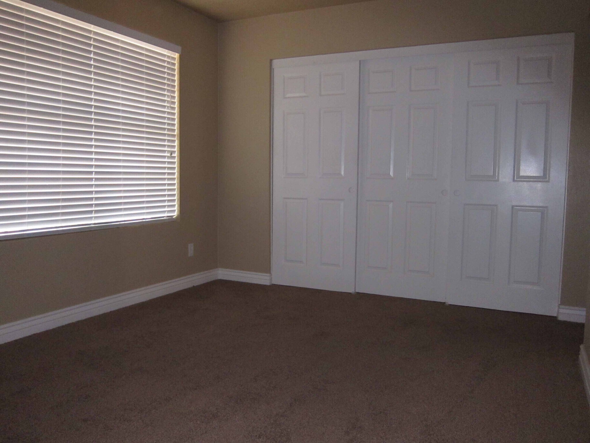 Building Photo - 4526 E Crocus Dr