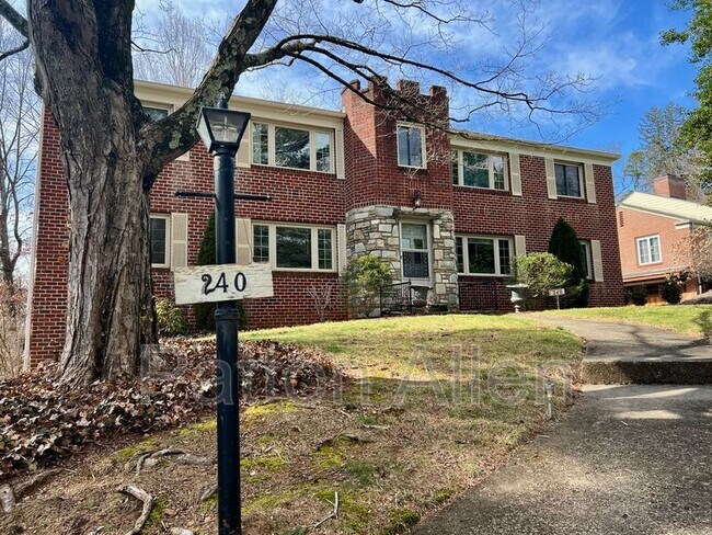 Primary Photo - 240 Kimberly Ave