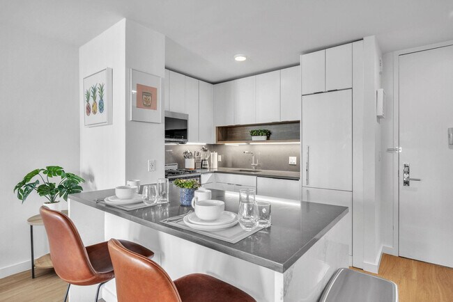 Building Photo - 68 W 37th St