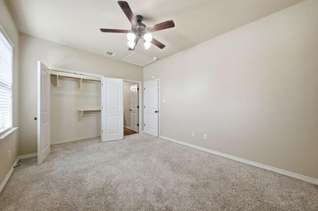 Building Photo - 312 Newcomb Ln