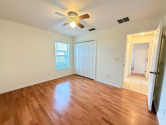 Building Photo - 10438 Vista Pines Loop