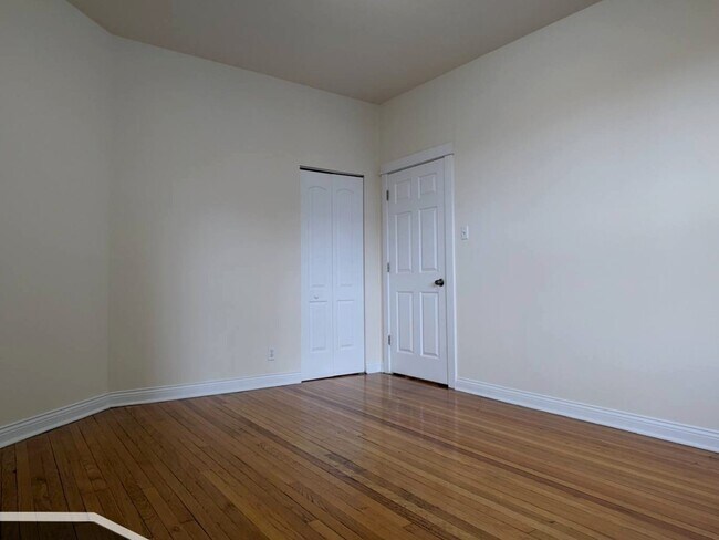 Building Photo - 2453 N Spaulding Ave