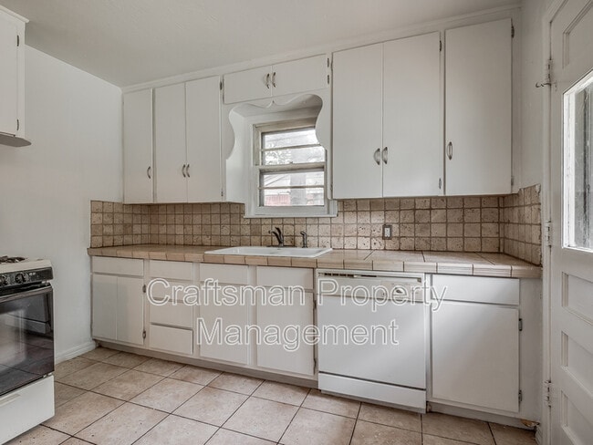 Building Photo - 1711 Brighton Ave