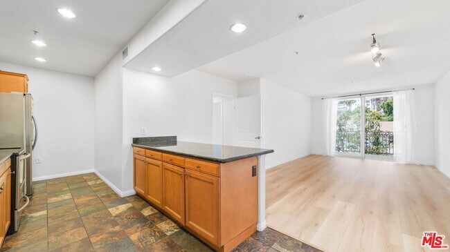 Building Photo - 3740 Santa Rosalia Dr