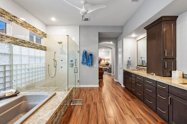 Building Photo - 704 Mission Creek Dr
