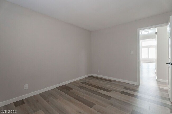 Building Photo - 1735 Navarre Ln