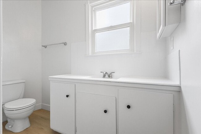 Building Photo - 2064 Encinal Ave