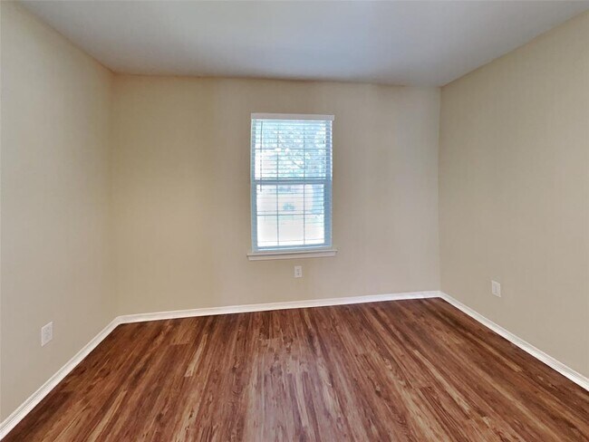 Building Photo - 6018 Hendricks Pass Dr