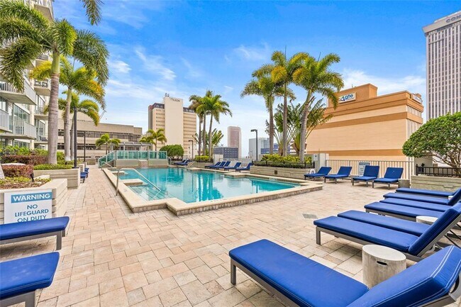 Building Photo - 777 N Ashley Dr