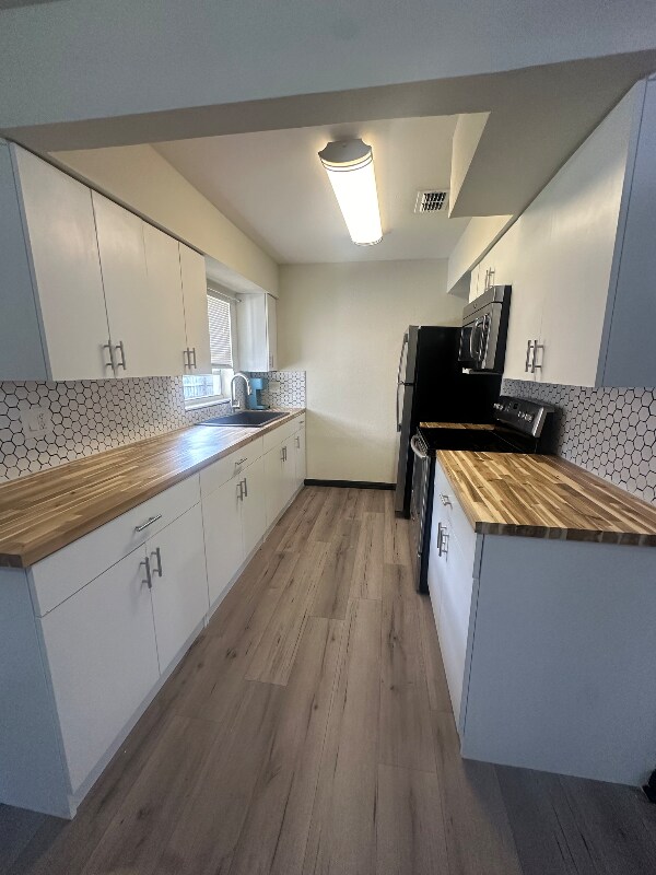 Building Photo - 8328 Cristobal Cir