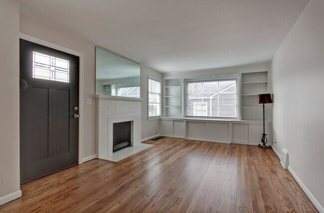 Building Photo - 4bd/1.75ba Seattle House
