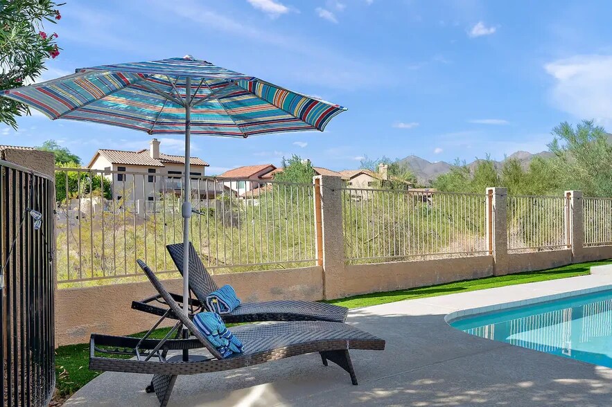 Building Photo - 13010 E Shangri La Rd