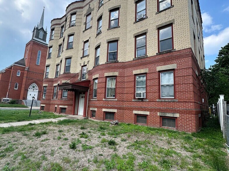 Building Photo - 218 West St