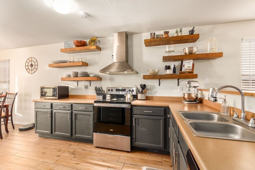 Kitchen - 2213 S 65th Dr