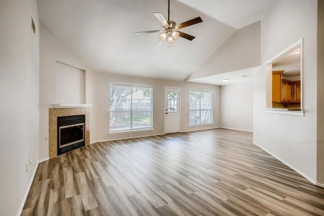 Building Photo - 607 Battlecreek Ln