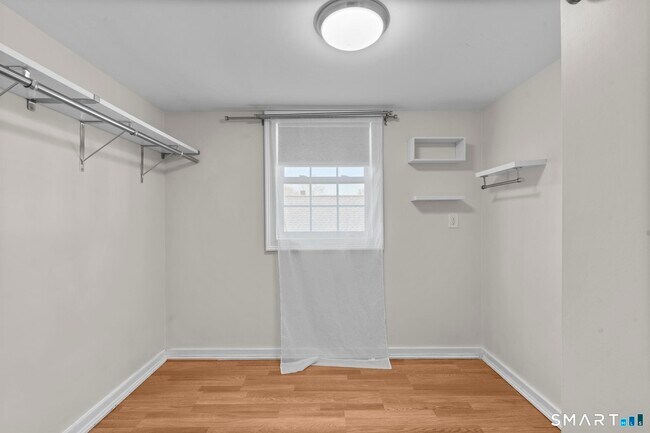 Building Photo - 28 Iver Ave