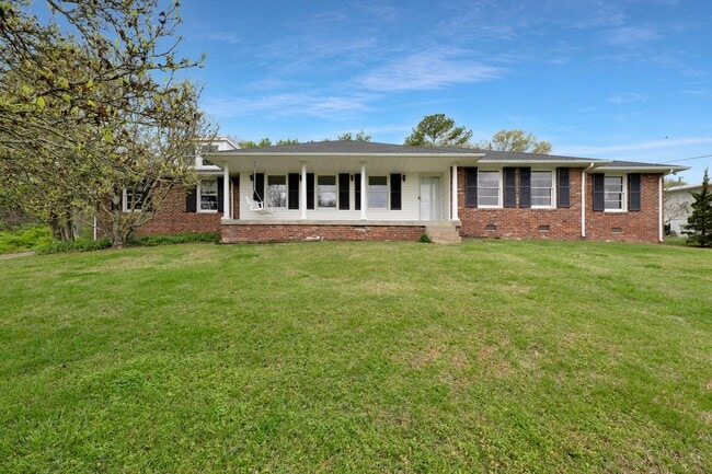 Primary Photo - Awesome 3BE/2BA ranch style home in the WestMeade area!