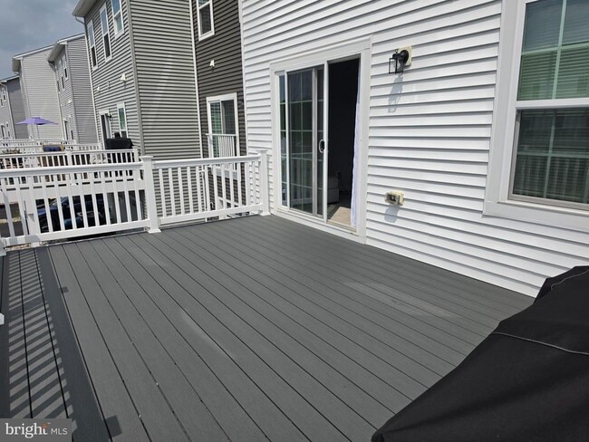 Building Photo - 844 New Castle Landing Dr