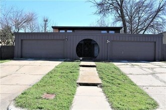 Building Photo - 6321 Walraven Cir