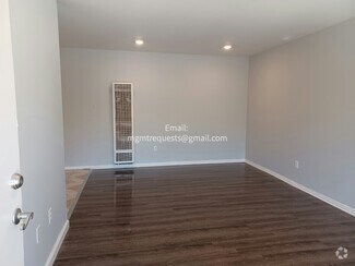 Building Photo - 539 W Shamrock St