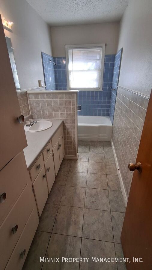 Building Photo - 4224 SW 2nd Ave