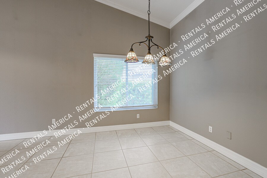 Building Photo - 6325 W Potter Dr