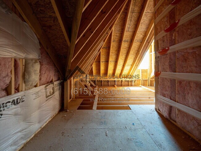 Building Photo - 631 Silva Ln
