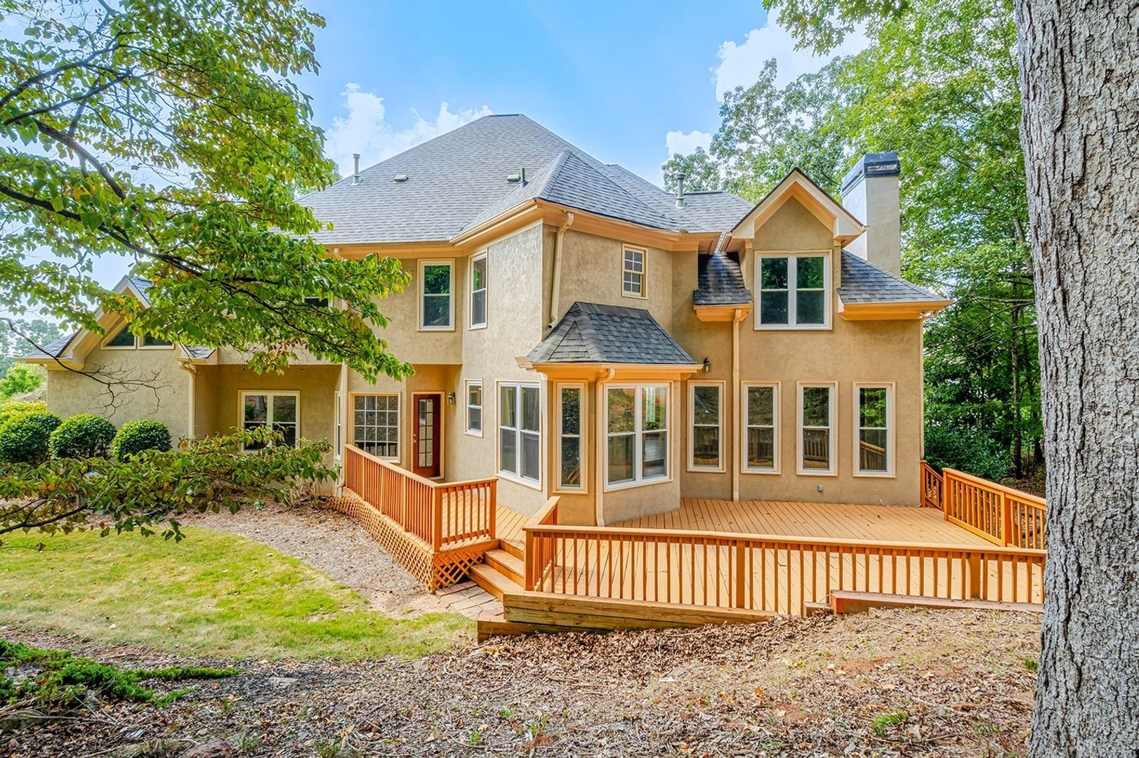 Building Photo - 132 Interlochen Dr