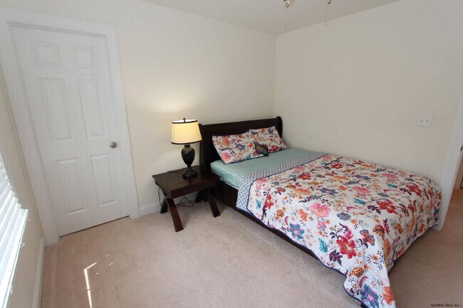 Building Photo - 106 Balsam Way