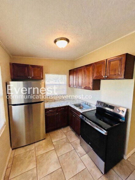 Building Photo - 2925 N 46th St