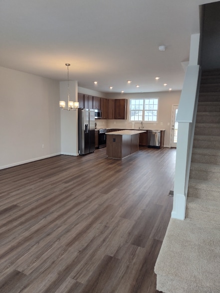 Building Photo - 409 Willowshire Ct