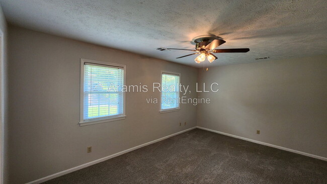 Building Photo - 829 Bradford Ct SW