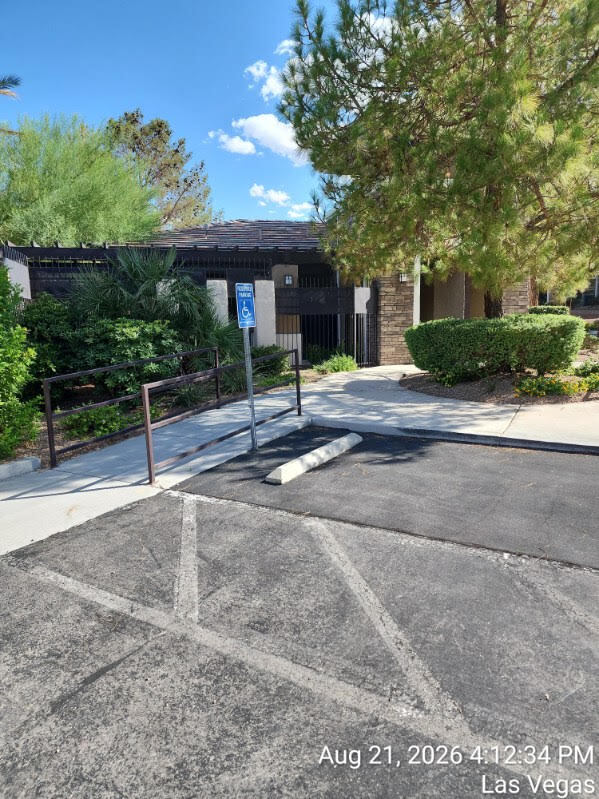 Building Photo - 664 Peachy Canyon Cir