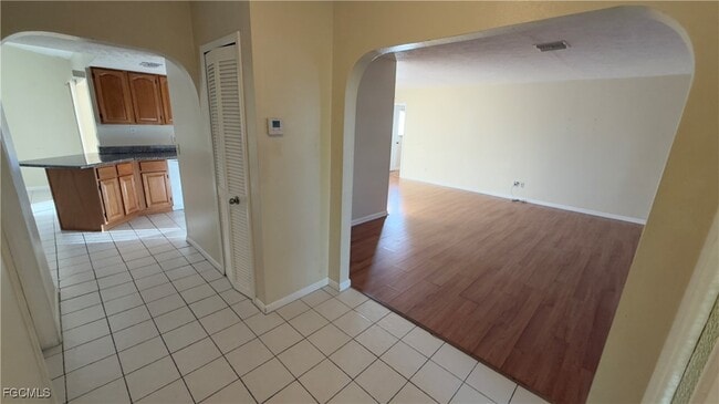 Building Photo - 516 Archer Pkwy W