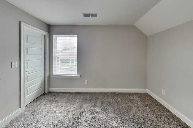 Building Photo - 1121 Camellia Ridge Dr