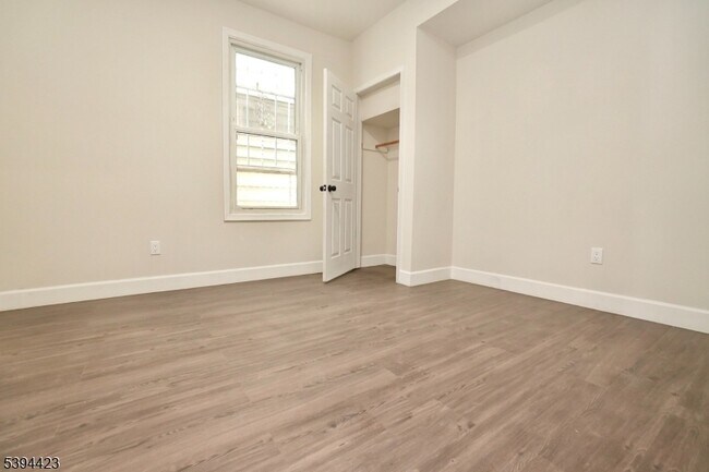 Building Photo - 282 Woodside Ave