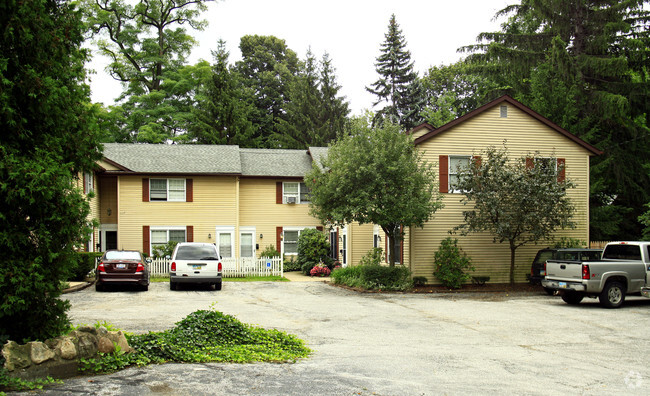 Primary Photo - Gingerbread Place