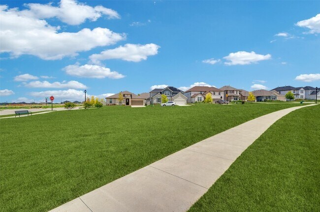 Building Photo - 2958 Frederick Dr