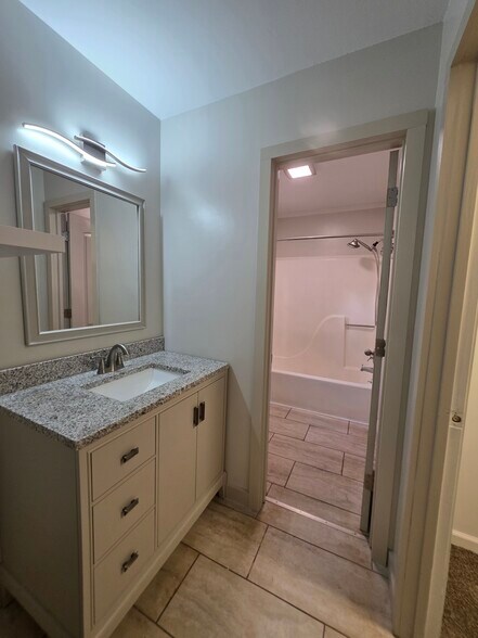 Building Photo - 113 Moss Ln