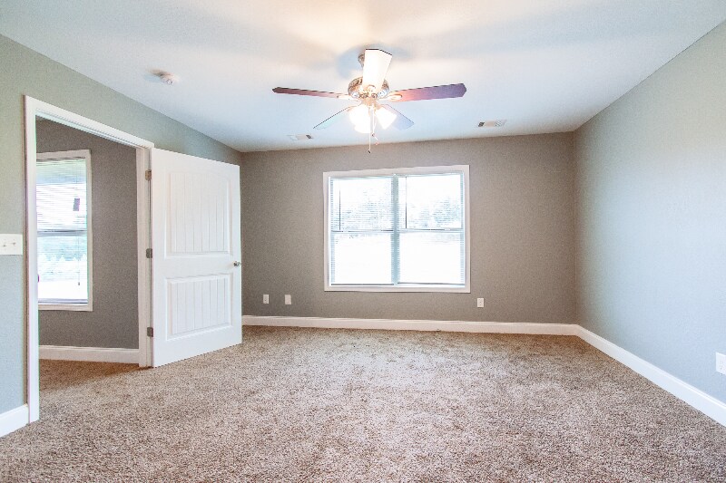 Building Photo - 2 Cal Rd