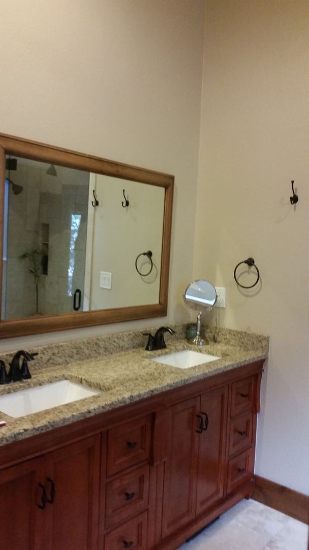 Building Photo - Available Now! Boulder's best kept secret....