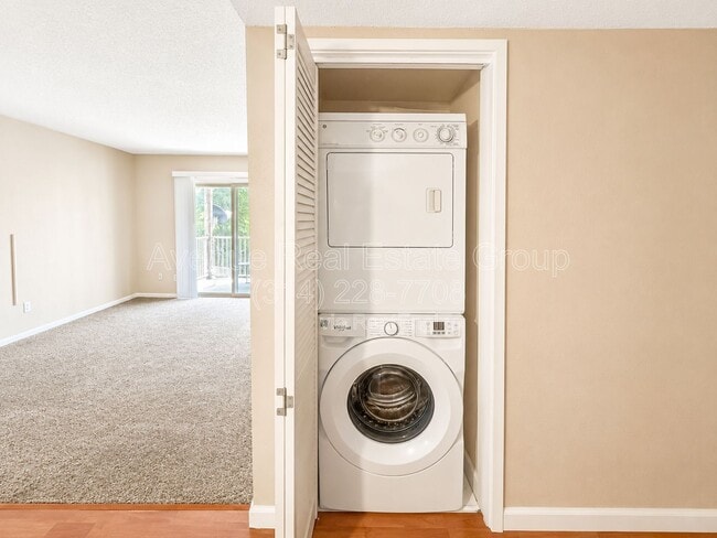 Building Photo - 1445 Willow Brook Cove Ct